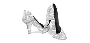 Schuh im Zeitungslook